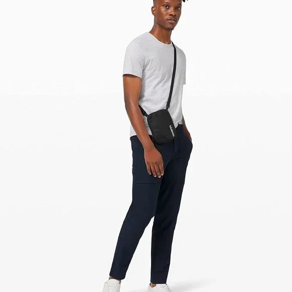 NEW lululemon athletic Access Crossbody Bag Fanny Pack Black White Logo Purse - Picture 3 of 8